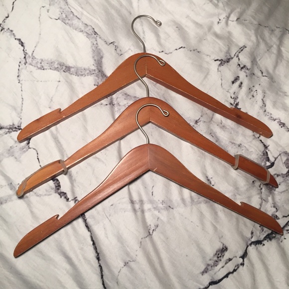 Abercrombie and Fitch hangers - Picture 2 of 3